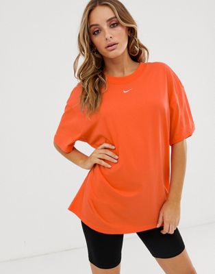 Nike – Boyfriend-T-Shirt in Orange | ASOS