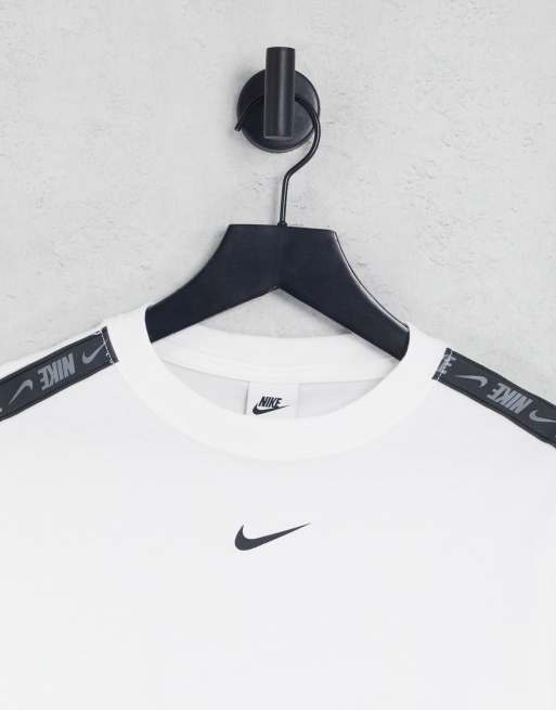 Nike - Boyfriend T-shirt met bies en swoosh in wit en zwart, 3 van 4