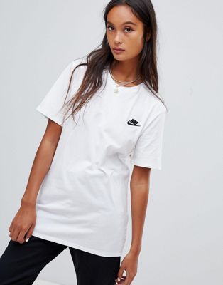 Nike - Boyfriend T-shirt met geborduurd logo in wit