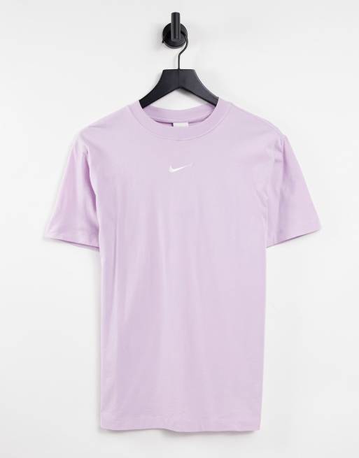 Nike BoyfriendTShirt mit kleinem SwooshLogo in Fliederlila ASOS