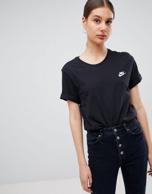 Nike Boyfriend T-Shirt With Embroidered Logo In Black | ASOS