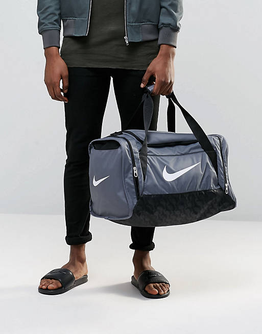 voltaje suicidio Mariscos Nike Brasilia Small Duffle Bag In Grey BA4831-074 | ASOS