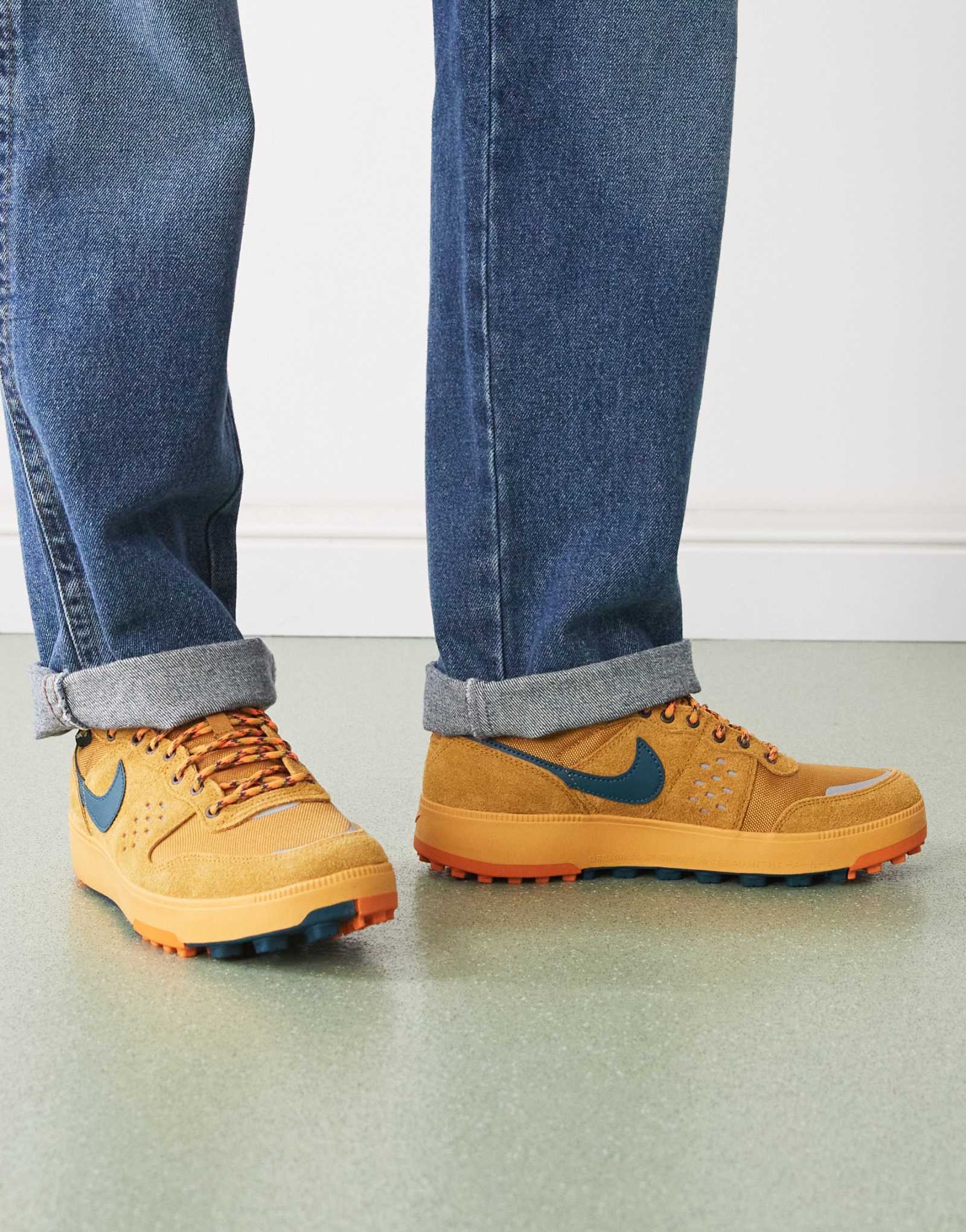 Кроссовки Nike C1ty бежевого и оранжевого цветов