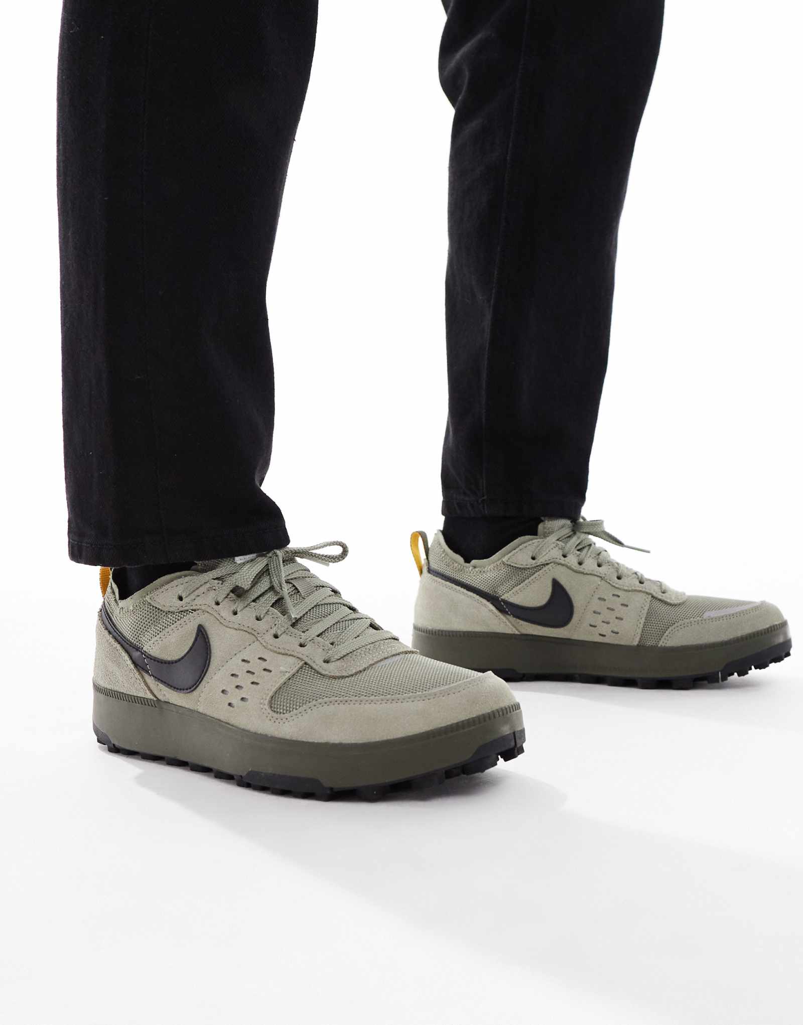 Кроссовки Nike C1TY зеленого цвета