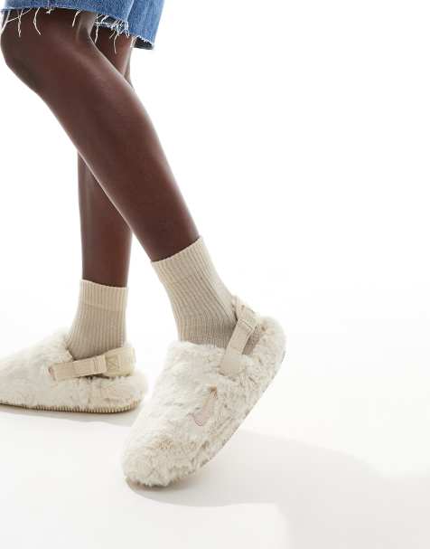 Nike - Calm - Mules duveteuses - Beige - view 1