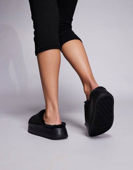 Nike Calm platform cozy slides in black, 4 of 5