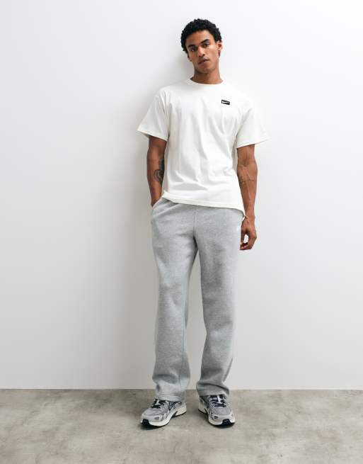 Nike camiseta con cuello redondo y gráfico del logo en crema, 3 de 5