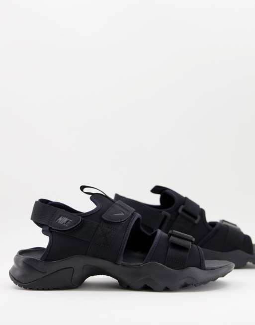 Nike Canyon sandal in black