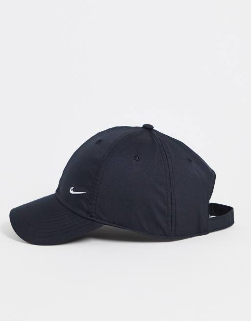 Nike - Cappellino nero con logo Nike in metallo 943092-010, 3 di 4