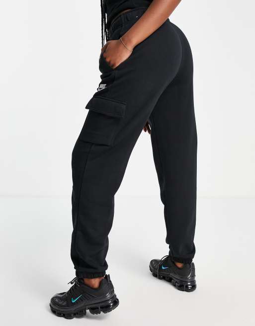 Nike sweatpants with pockets on store the side