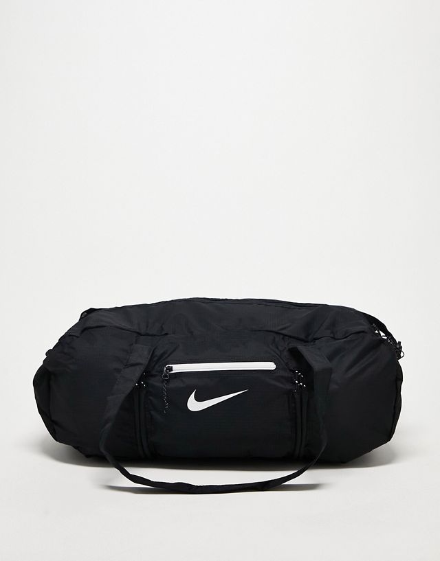 Nike carryall bag in black