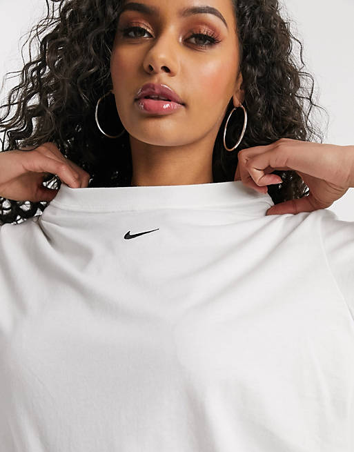 Nike central swoosh oversized boyfriend t-shirt in white 