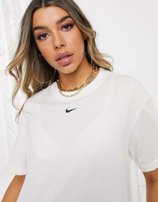 nike white oversized t shirt