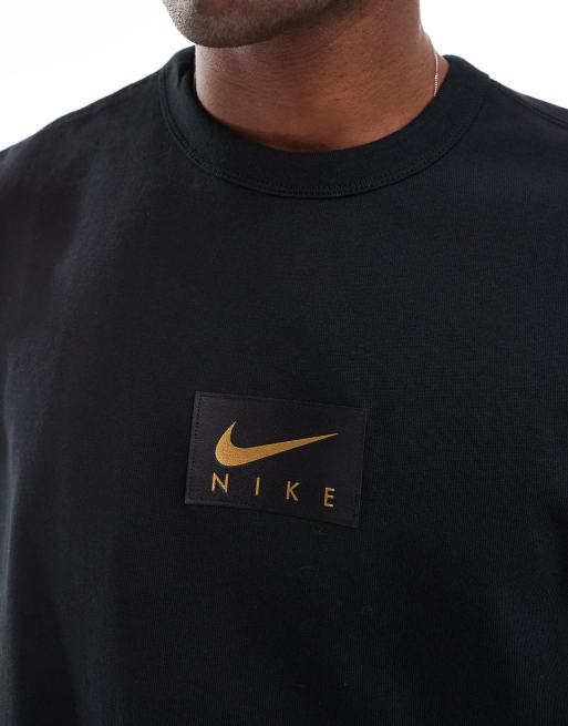 Nike t shirt logo in middle deals