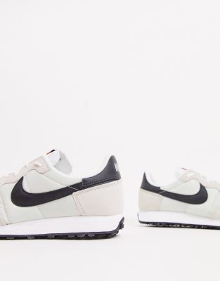 Nike Challenger OG trainers in light 