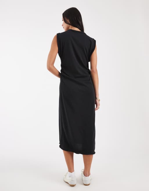 Nike Chill ankle length dress with swoosh detail in black, 2 of 4