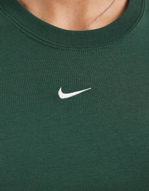 Nike Chill crop top in green , 3 of 4