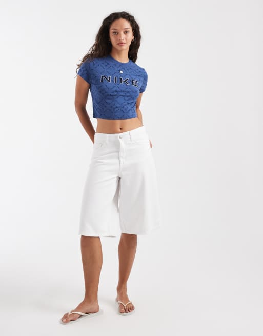 Nike Chill cropped graphic T-shirt in navy, 2 of 4