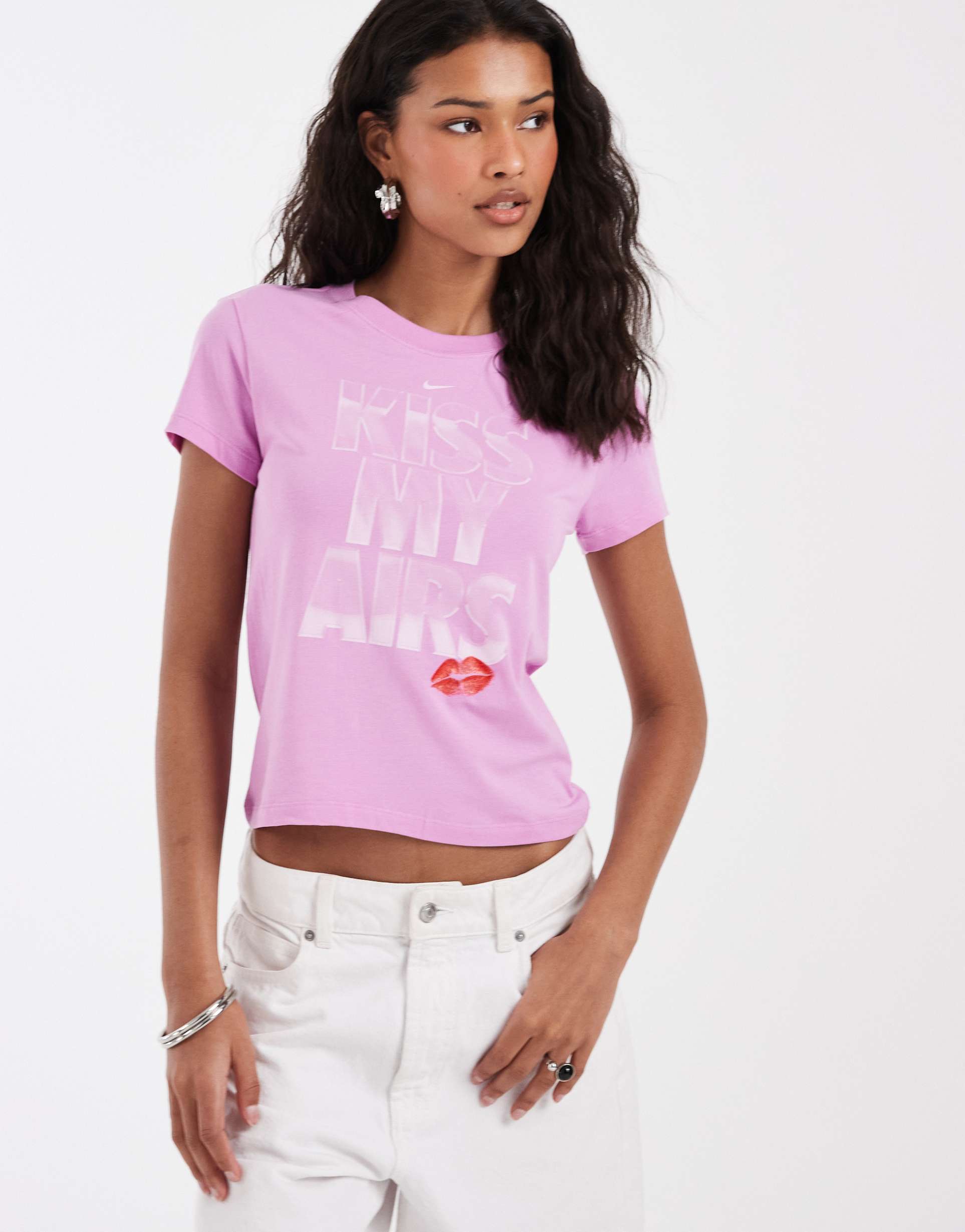 nike chill cropped graphic t-shirt in pink