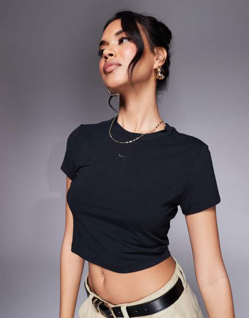 Nike Chill cropped t-shirt in black, 2 of 4