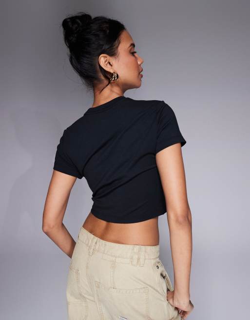 Nike Chill cropped t-shirt in black, 3 of 4