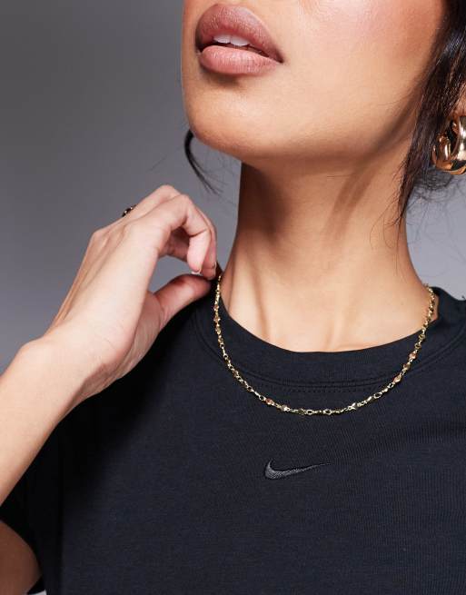 Nike Chill cropped t-shirt in black, 4 of 4