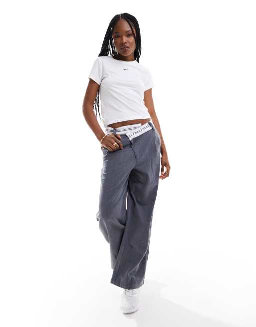 Nike Chill cropped t-shirt in white, 3 of 4