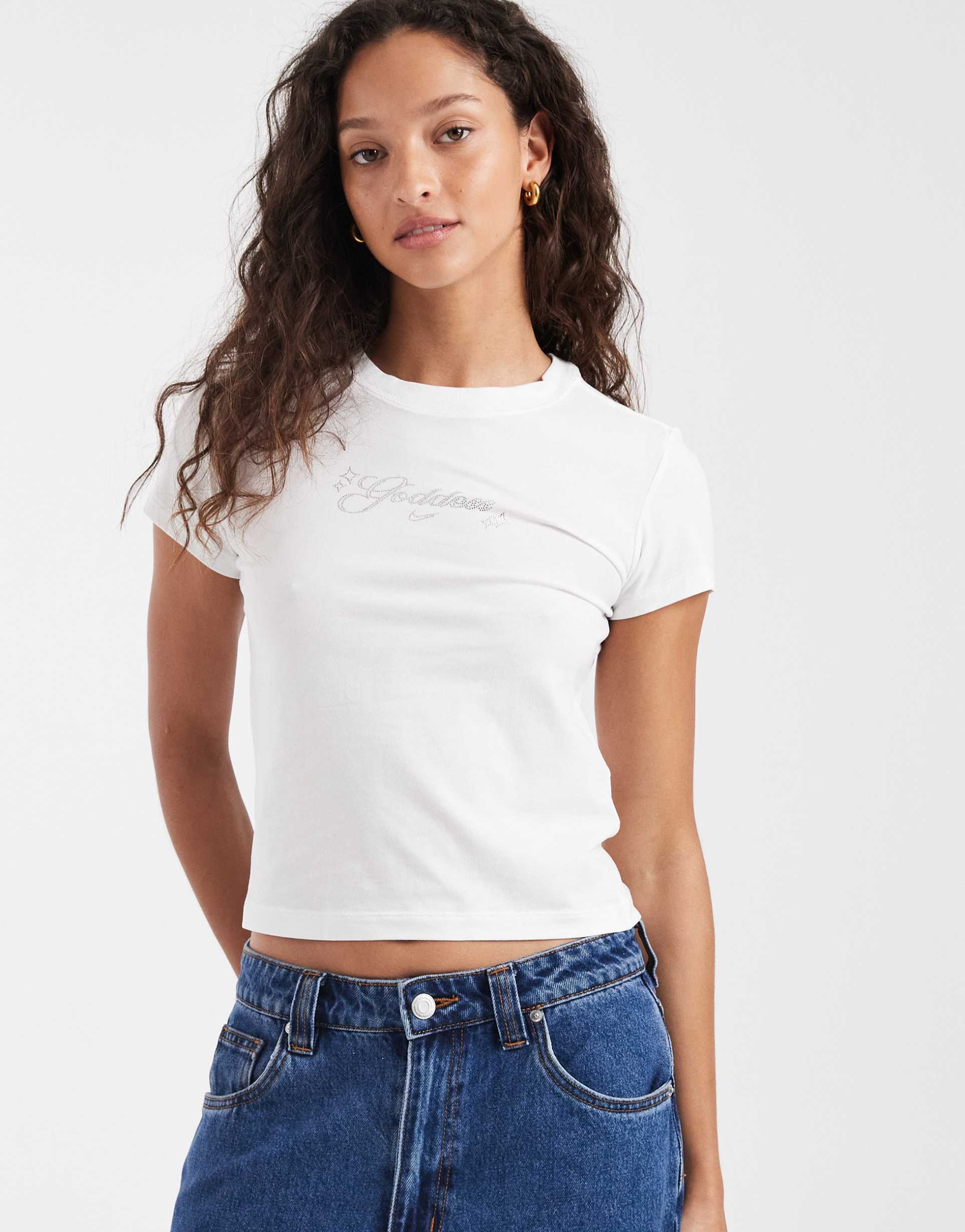 nike chill goddess dimante cropped t-shirt in white
