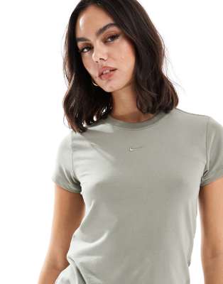 Nike Chill Knitted Cropped T-shirt In Khaki-green