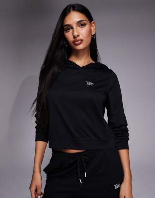 Nike Chill Lightweight Hoodie In Black