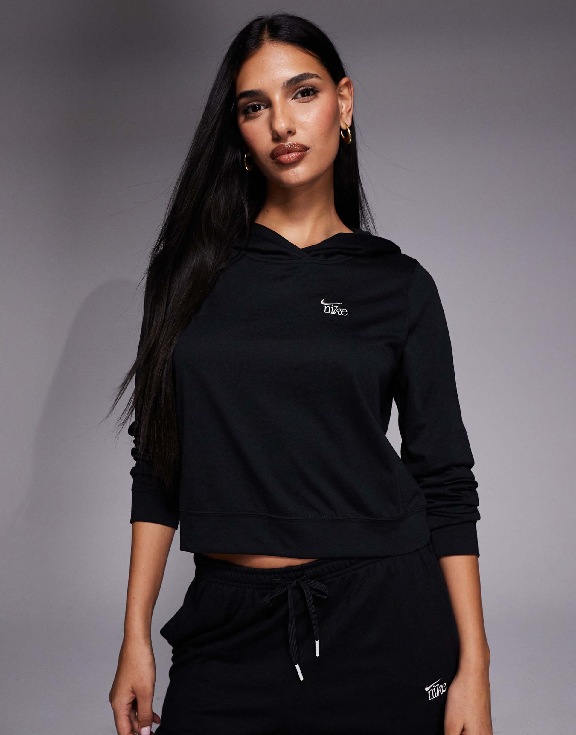 nike chill lightweight hoodie in black