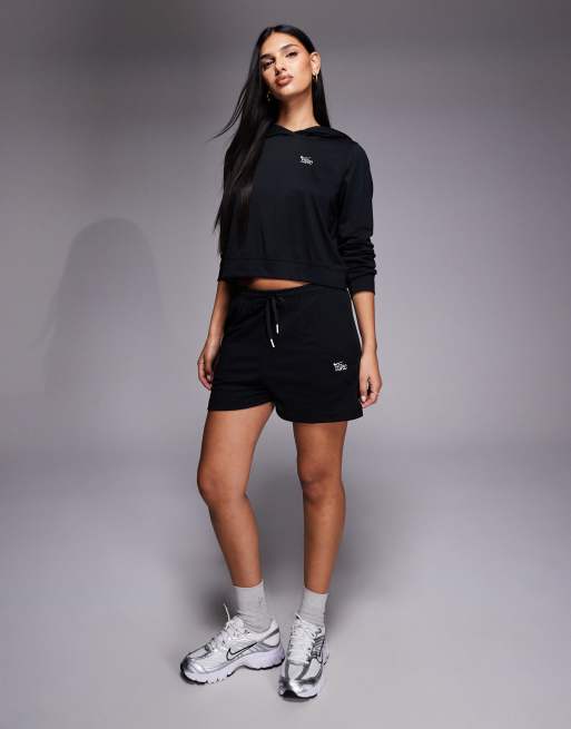 Nike Chill lightweight hoodie in black , 2 of 4