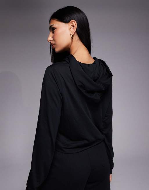Nike Chill lightweight hoodie in black , 3 of 4