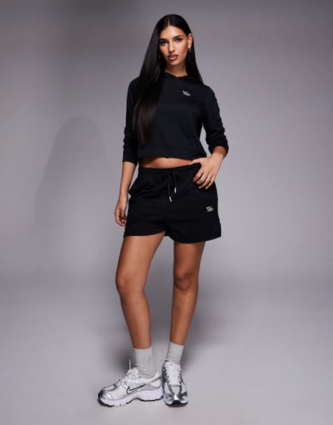 Nike Chill lighweight shorts in black 