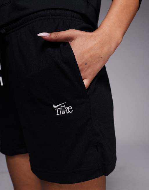 Nike Chill lightweight shorts in black , 5 of 5