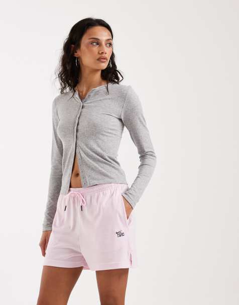 Nike Chill lighweight shorts in pink 