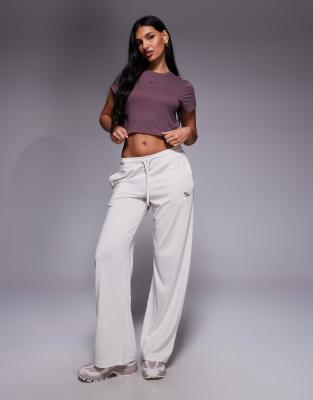 Nike Chill Lightweight Sweatpants In Neutral