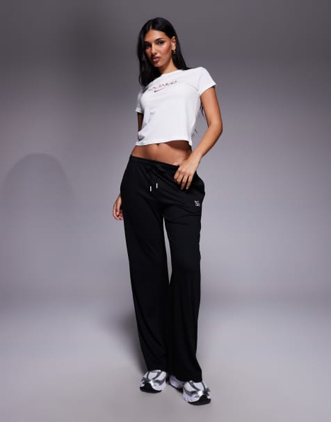 Nike Chill lightweight sweatpants in black - view 1