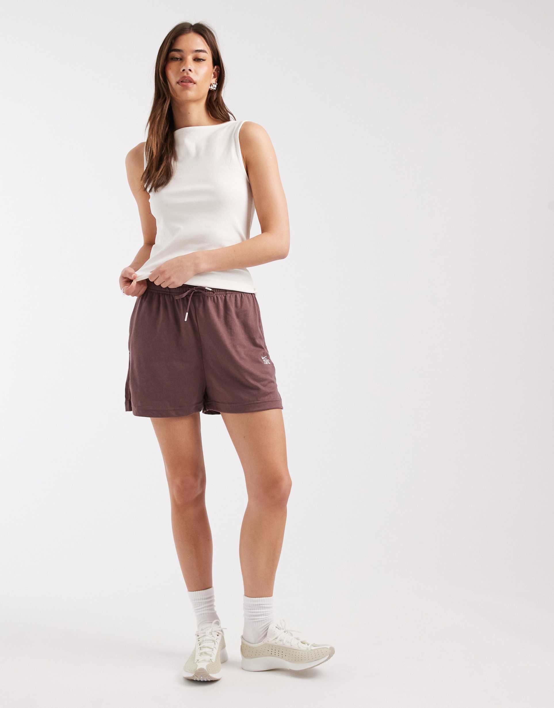 nike chill lighweight shorts in brown