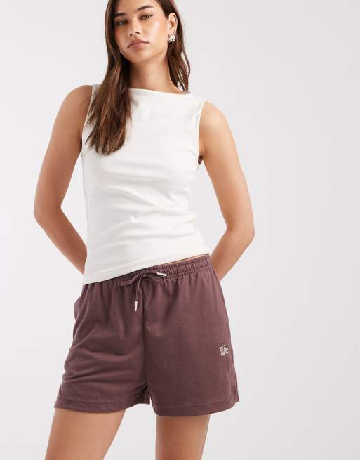 Nike Chill lighweight shorts in brown , 2 of 5