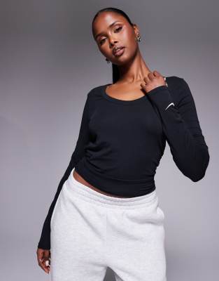Nike Chill Long Sleeve Top In Black