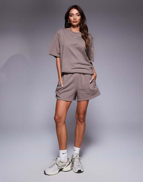 Nike - Chill - Pantaloncini marroni a vita alta - view 1