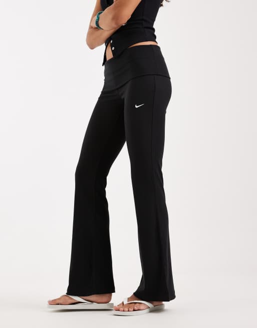 Nike Chill rib knit flared leggings in black , 2 of 5