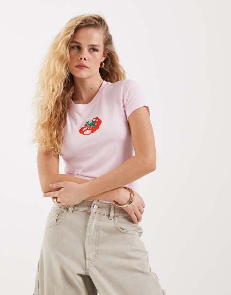 Nike – Chill – Różowy T-shirt o krótkim fasonie z grafiką pomidora - view 1