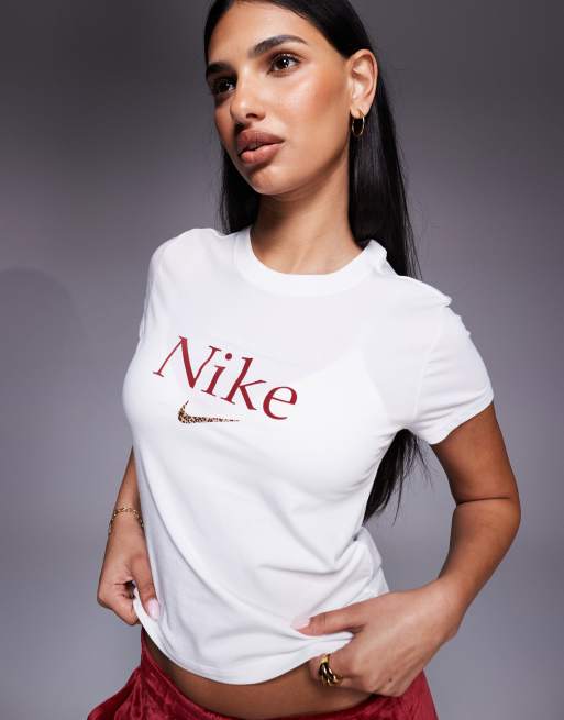 Nike – Chill – T-Shirt in Weiß mit Logo-Grafikprint , 3 von 4