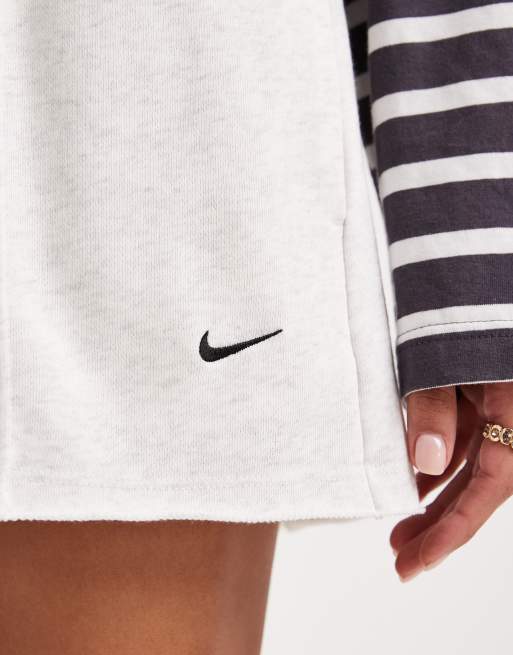 Nike Chill terry shorts in gray , 4 of 5