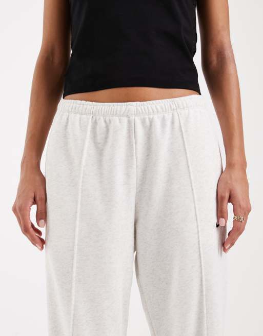 Nike Chill terry sweatpants in gray , 4 of 5