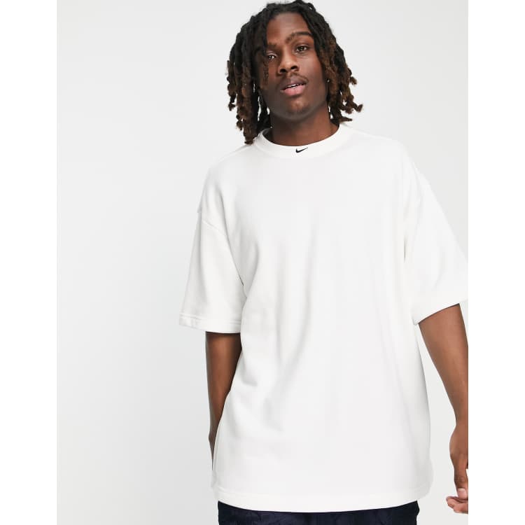 Nike round store neck t shirts