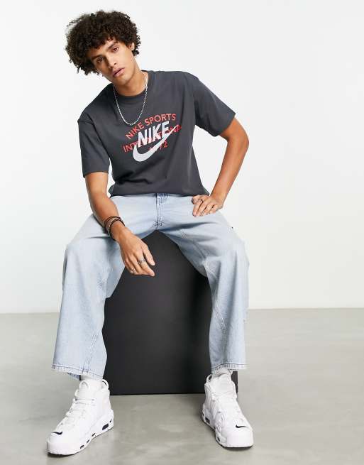 Nike shirt hot sale outfit