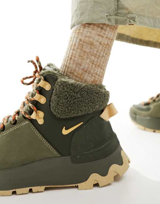 Olive green outlet nike boots